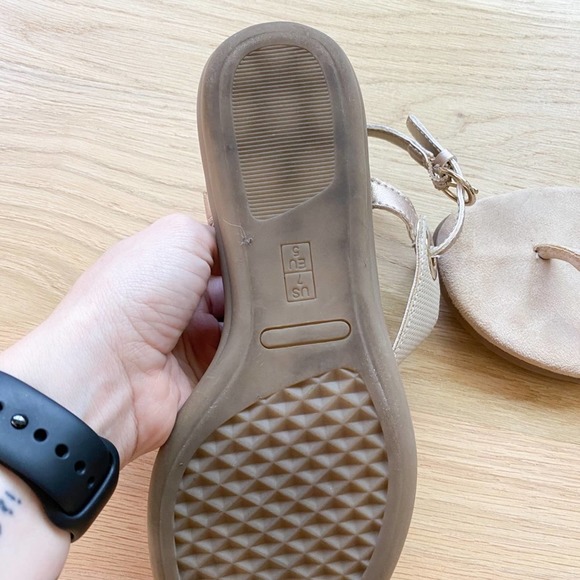 Women's Mixed Size/Brand  Lot of Four (4) Sandals Bundle sizes 7,7.5, & 8 - Picture 12 of 16